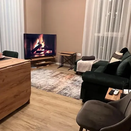 Trio Escape * טיראנה