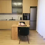 Trio Escape Тирана