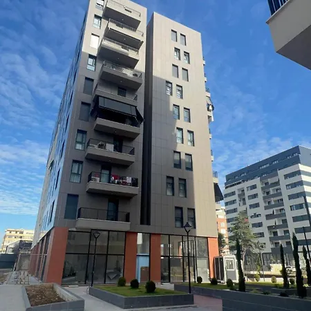 Trio Escape * Tirana